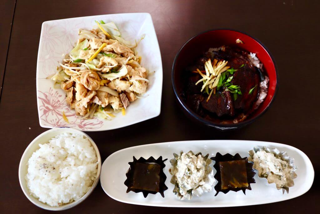 国際通り近くにある「伊江島 食の家 しまぶくろ」のテイクアウト